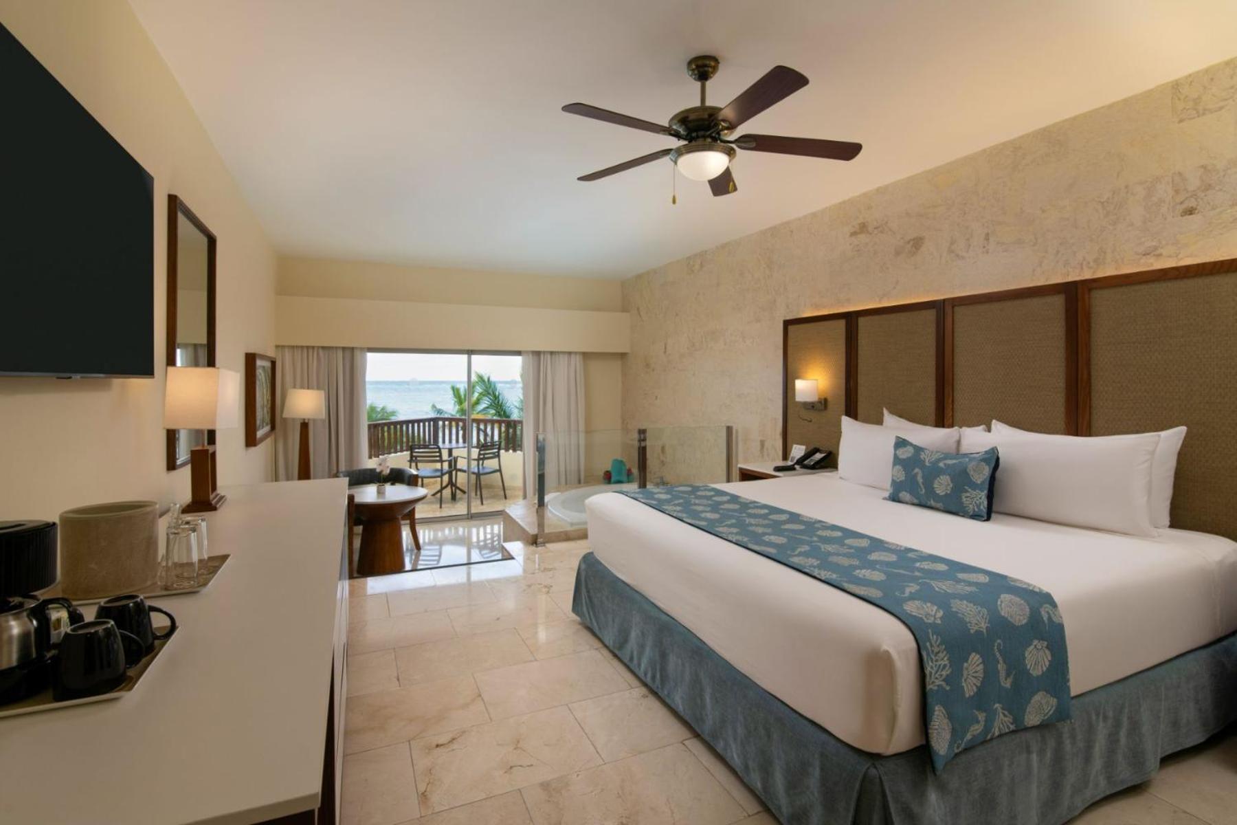Suite Junior Premium con vistas directas al océano y jacuzzi